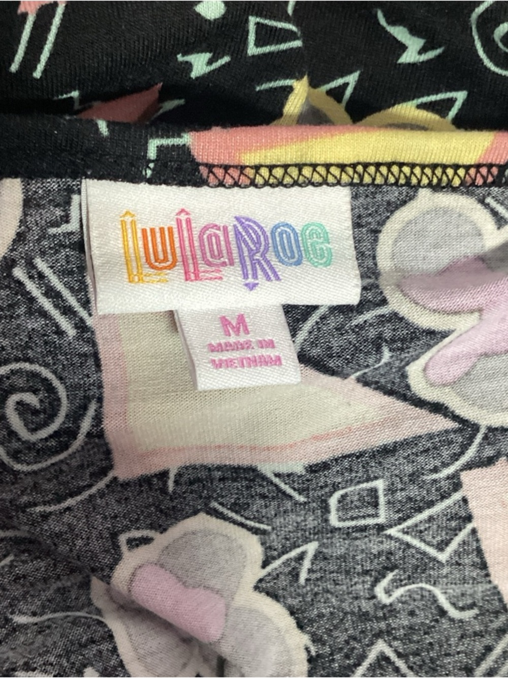 LuLaRoe Disney Minnie Mouse Black & Yellow Tunic Pullover Top - Picture 4 of 6